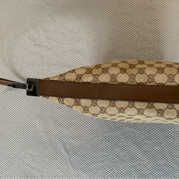 Vintage Gucci Canvas GG Shoulder Bag. - Picture 3 of 17